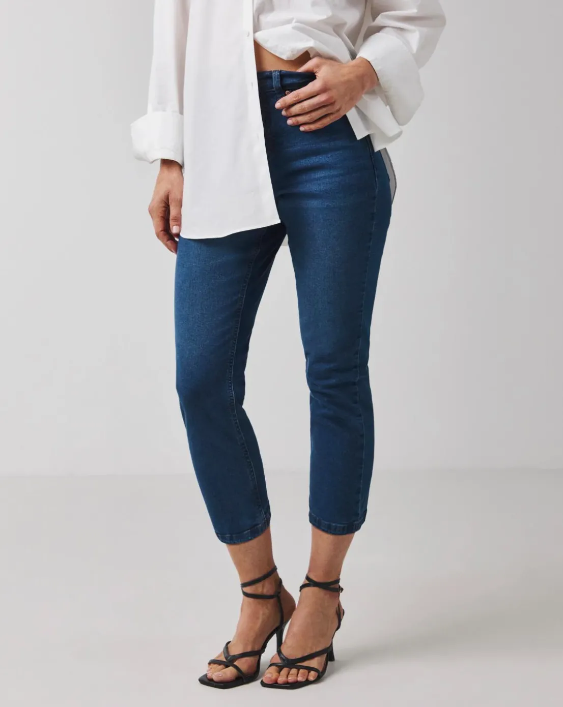 24/7 Mid Blue Crop Jeans