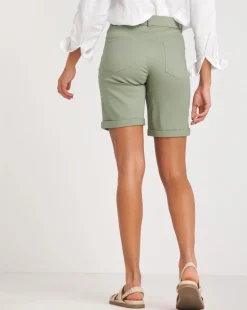 24/7 Sage Knee Shorts