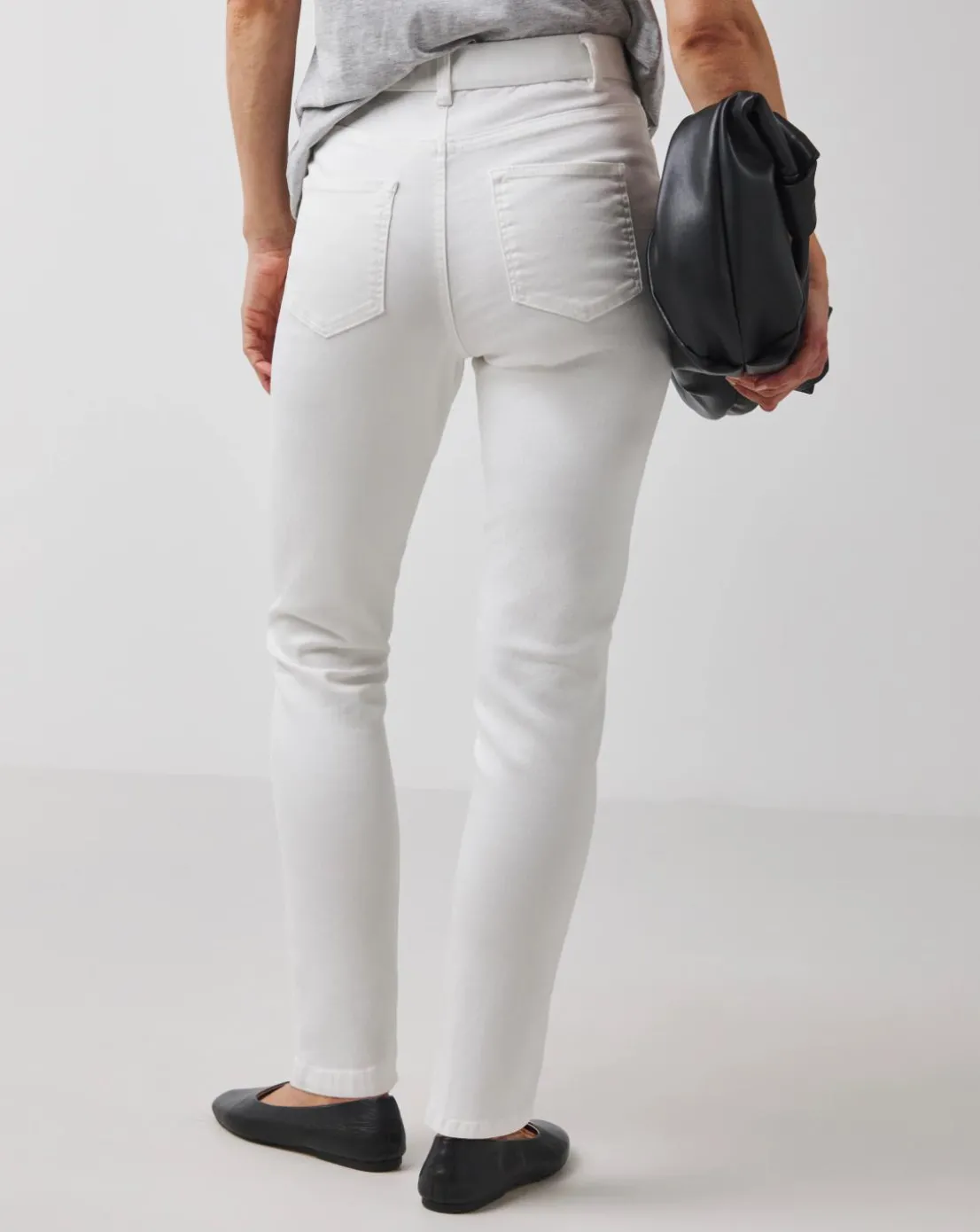 24/7 White Slim Leg Jeans