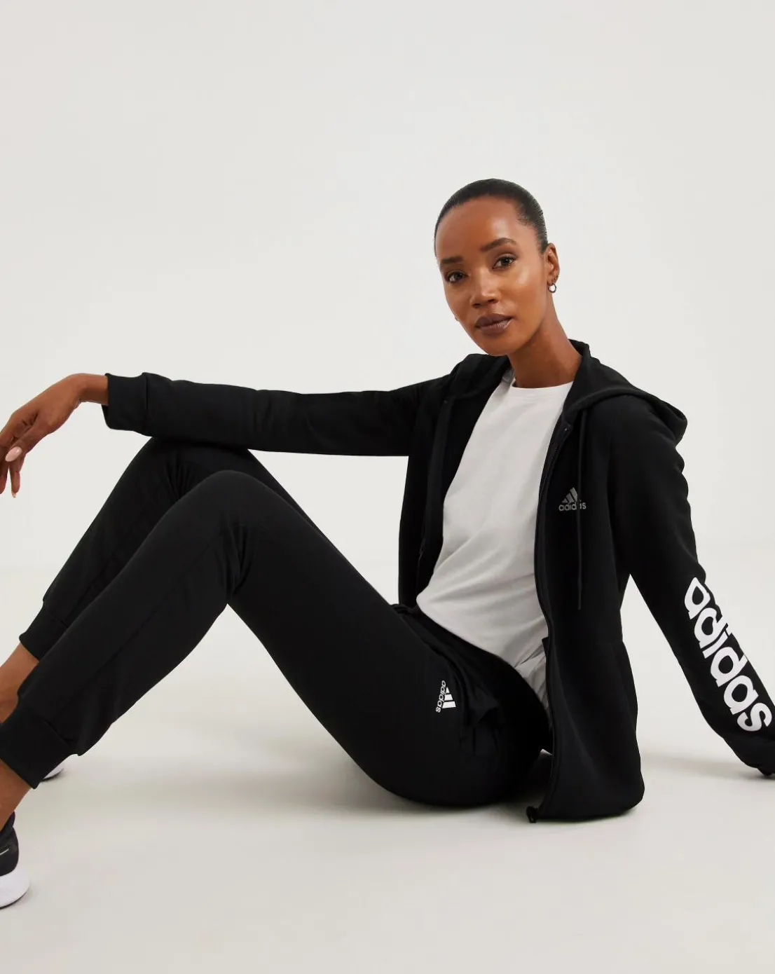 adidas Big Logo linear Tracksuit
