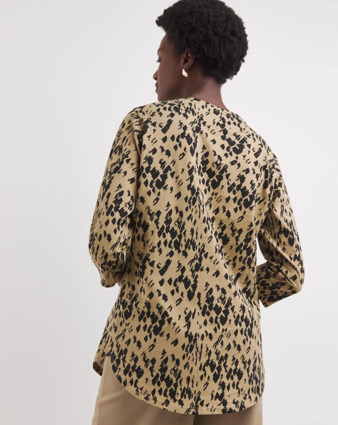 Animal Print 3/4 Sleeve Curved Hem Longline Top