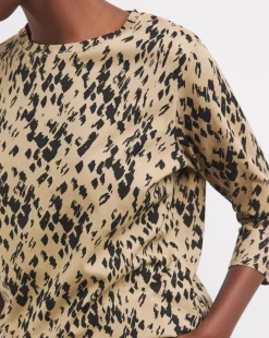 Animal Print 3/4 Sleeve Curved Hem Longline Top