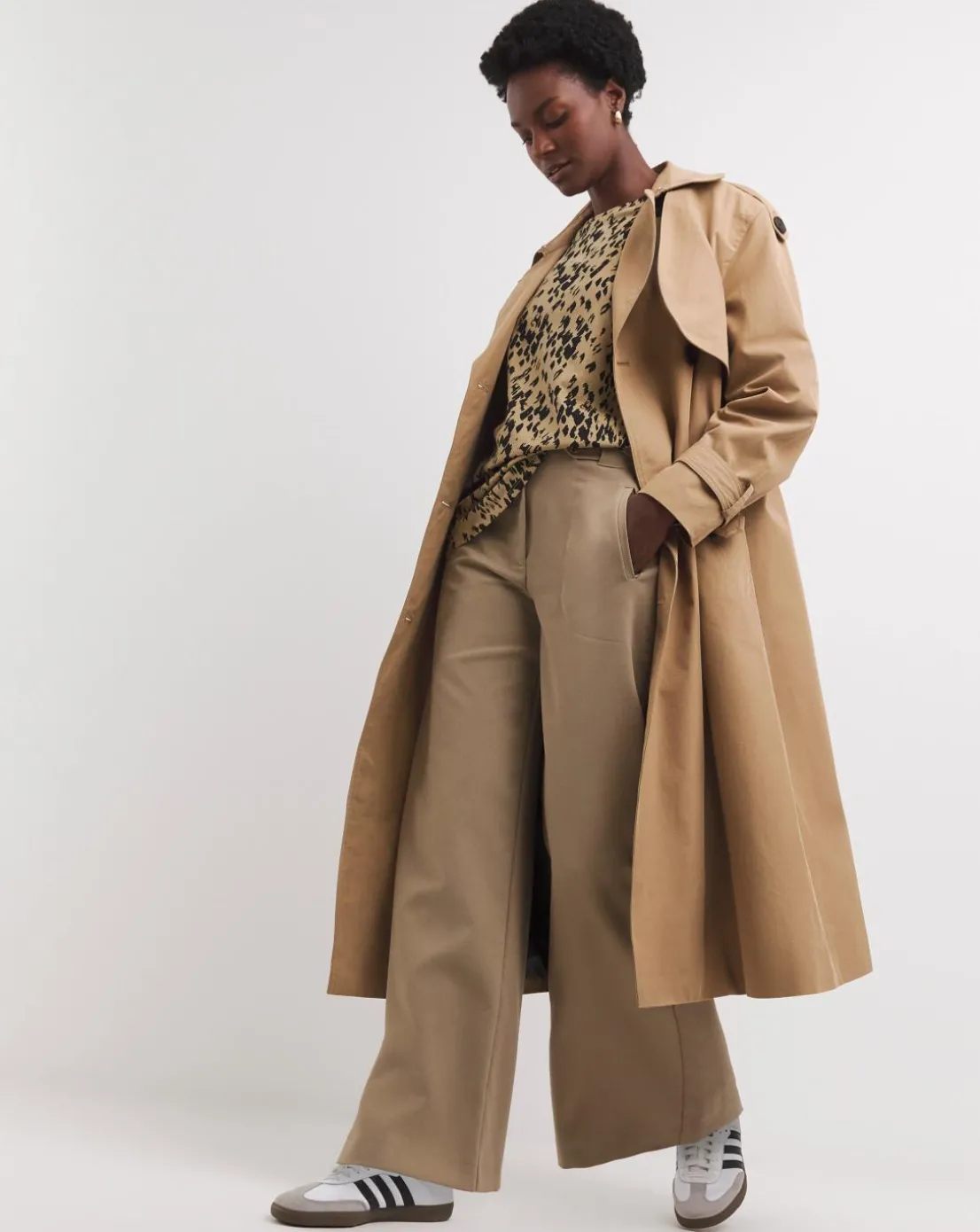 Animal Print 3/4 Sleeve Curved Hem Longline Top