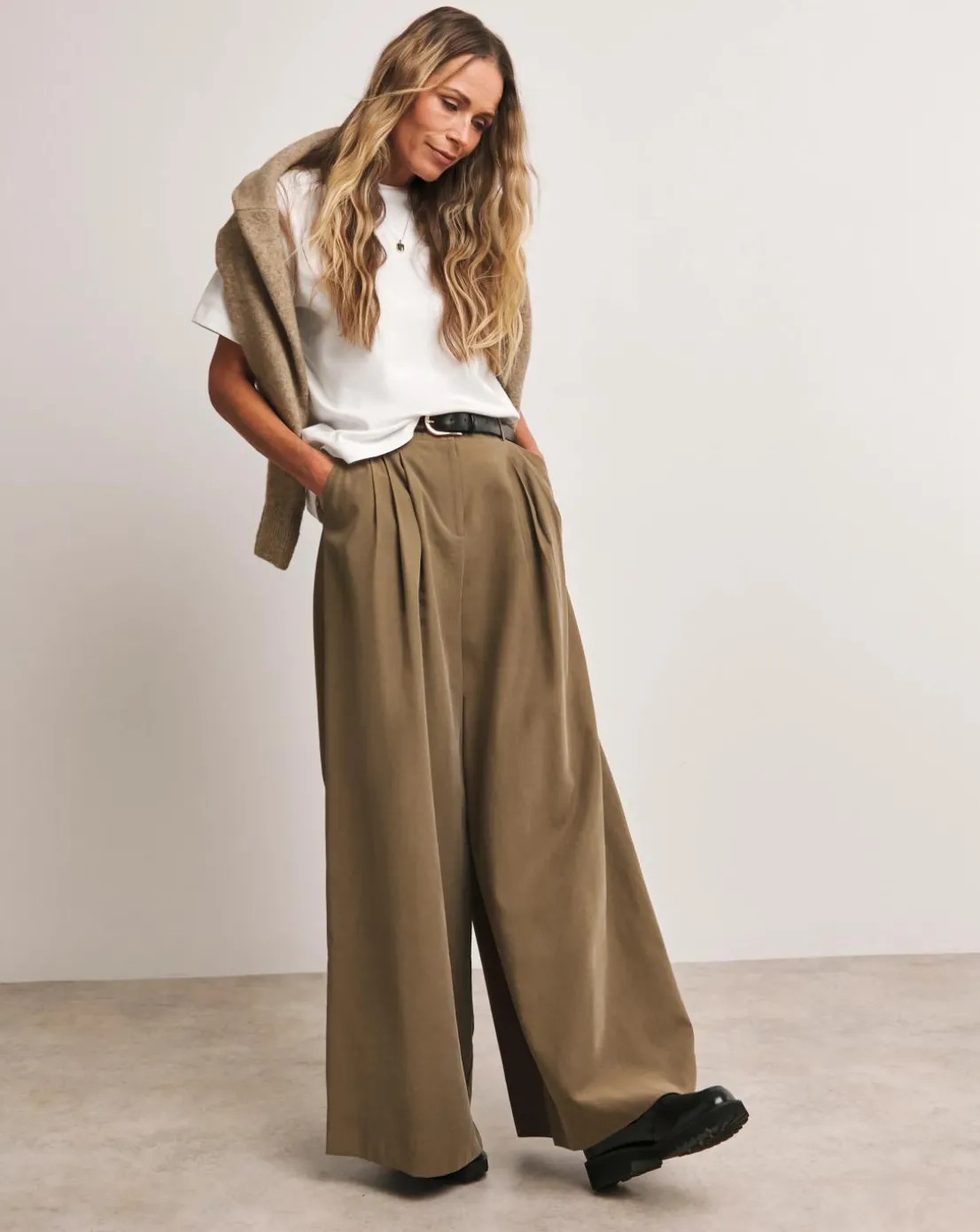 Anthology Mocha Super Wide Leg Trouser
