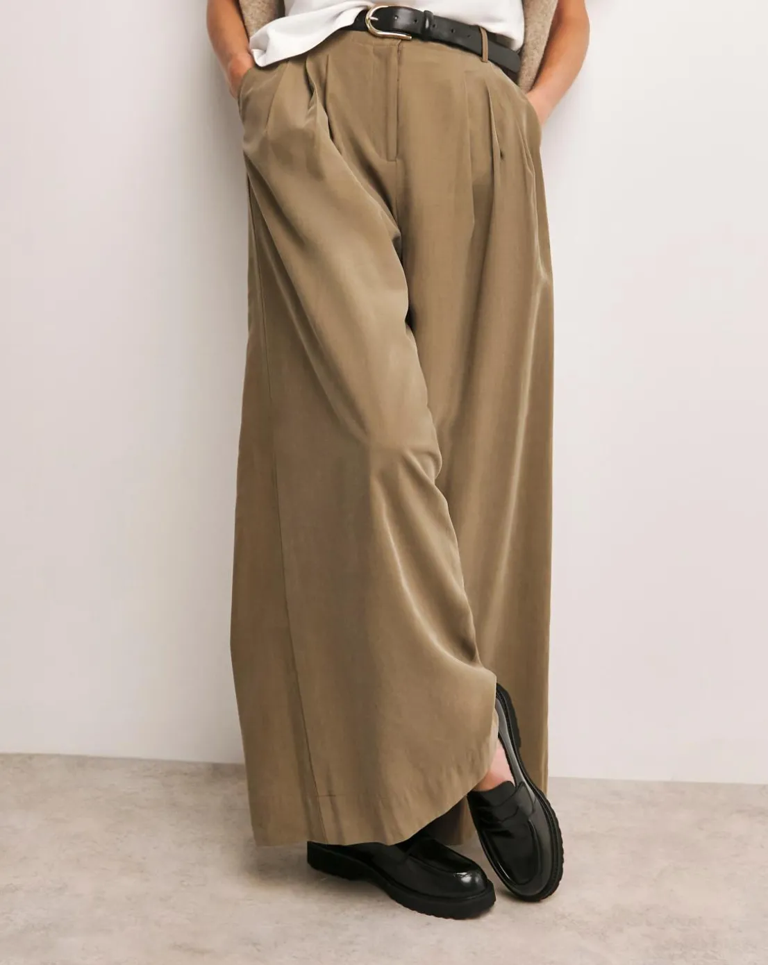 Anthology Mocha Super Wide Leg Trouser