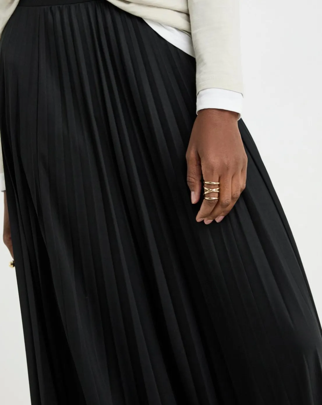 Black Pleated Pull On Jersey Maxi Skirt