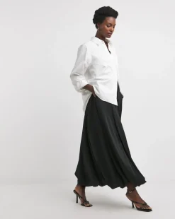 Black Textured Satin Bubble Hem Skirt