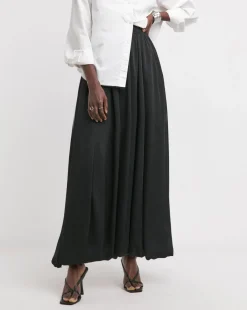 Black Textured Satin Bubble Hem Skirt