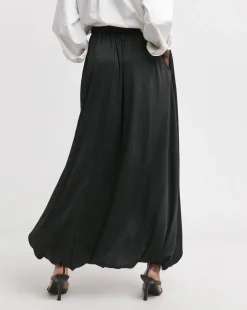 Black Textured Satin Bubble Hem Skirt