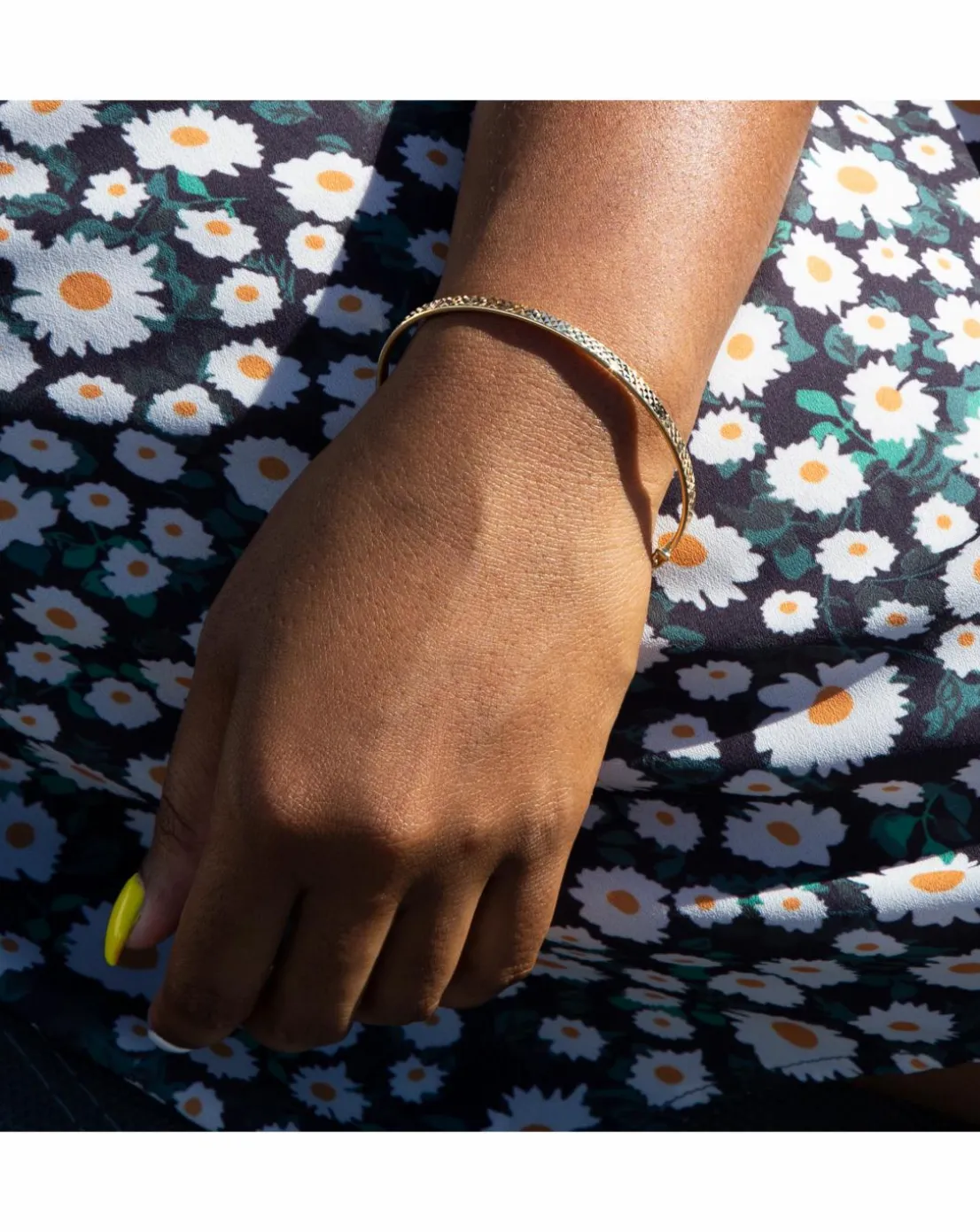 9ct Gold Diamond Cut Flat Tube Bangle