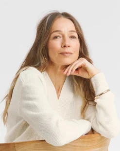 Ivory V Neck Curved Hem Jumper