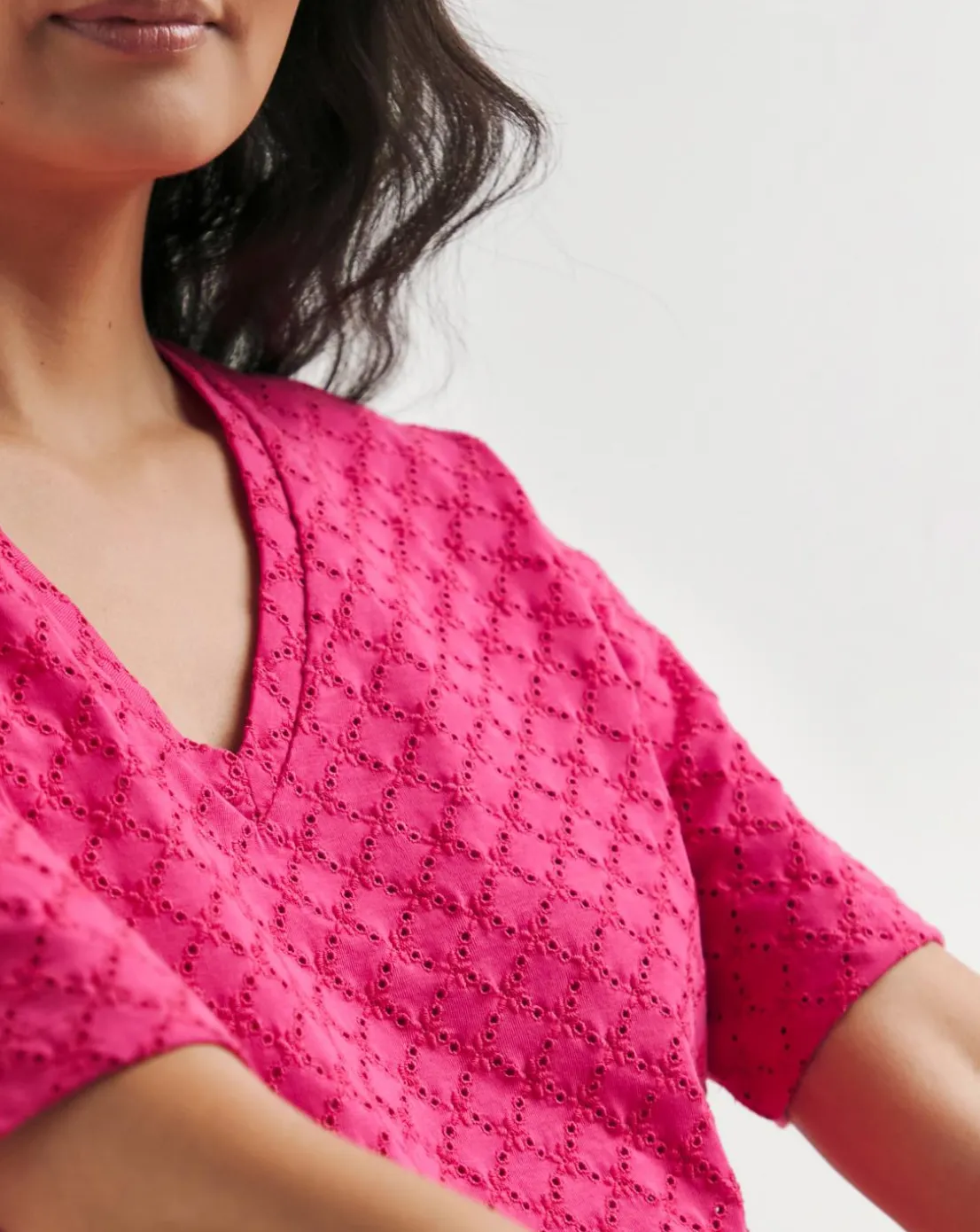 Julipa Broderie V-Neck T-Shirt