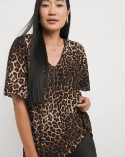 Leopard Print Plisse V Neck Longline Top
