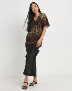 Leopard Print Plisse V Neck Longline Top