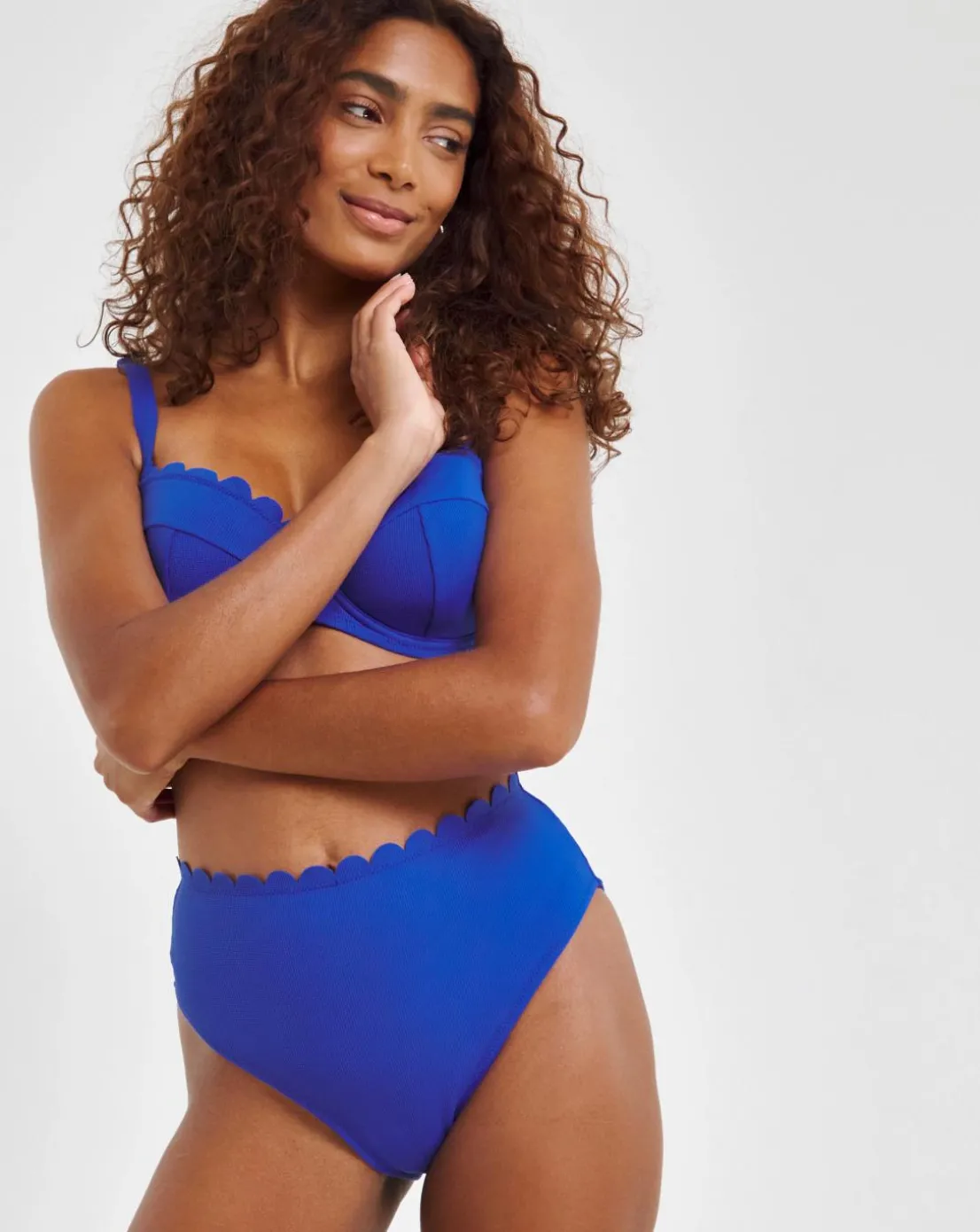 MAGISCULPT Contour Me Scalloped Edge High Waist Bikini Bottoms