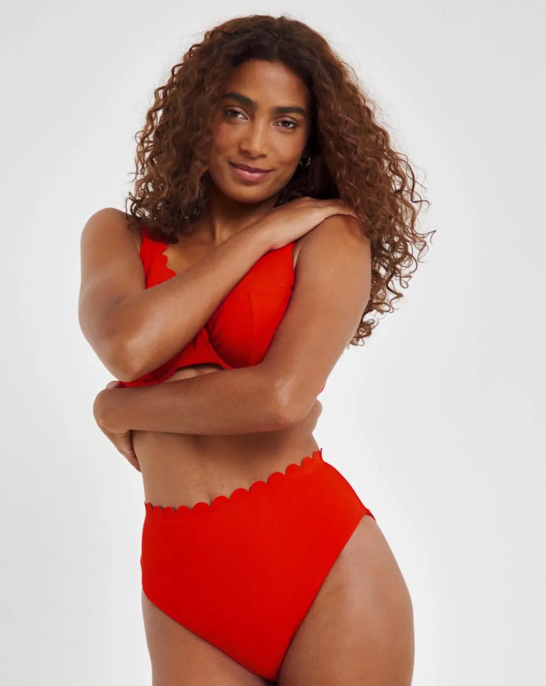 MAGISCULPT Contour Me Scalloped Edge High Waist Bikini Bottoms