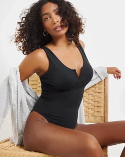 MAGISCULPT Medium Control Contour Me V Wire Swimsuit