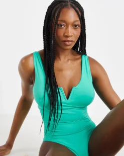 MAGISCULPT Medium Control Contour Me V Wire Swimsuit