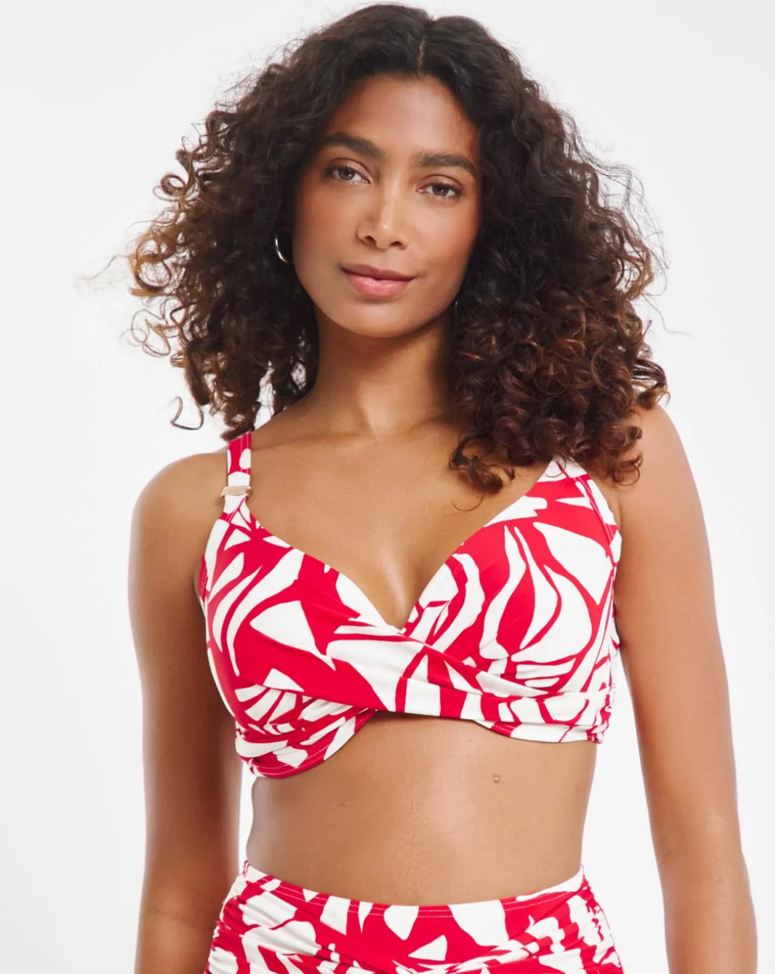 MAGISCULPT Twist Front Wired Bikini Top