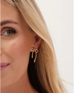 Mood Gold Hammered Polished Bow Earrings