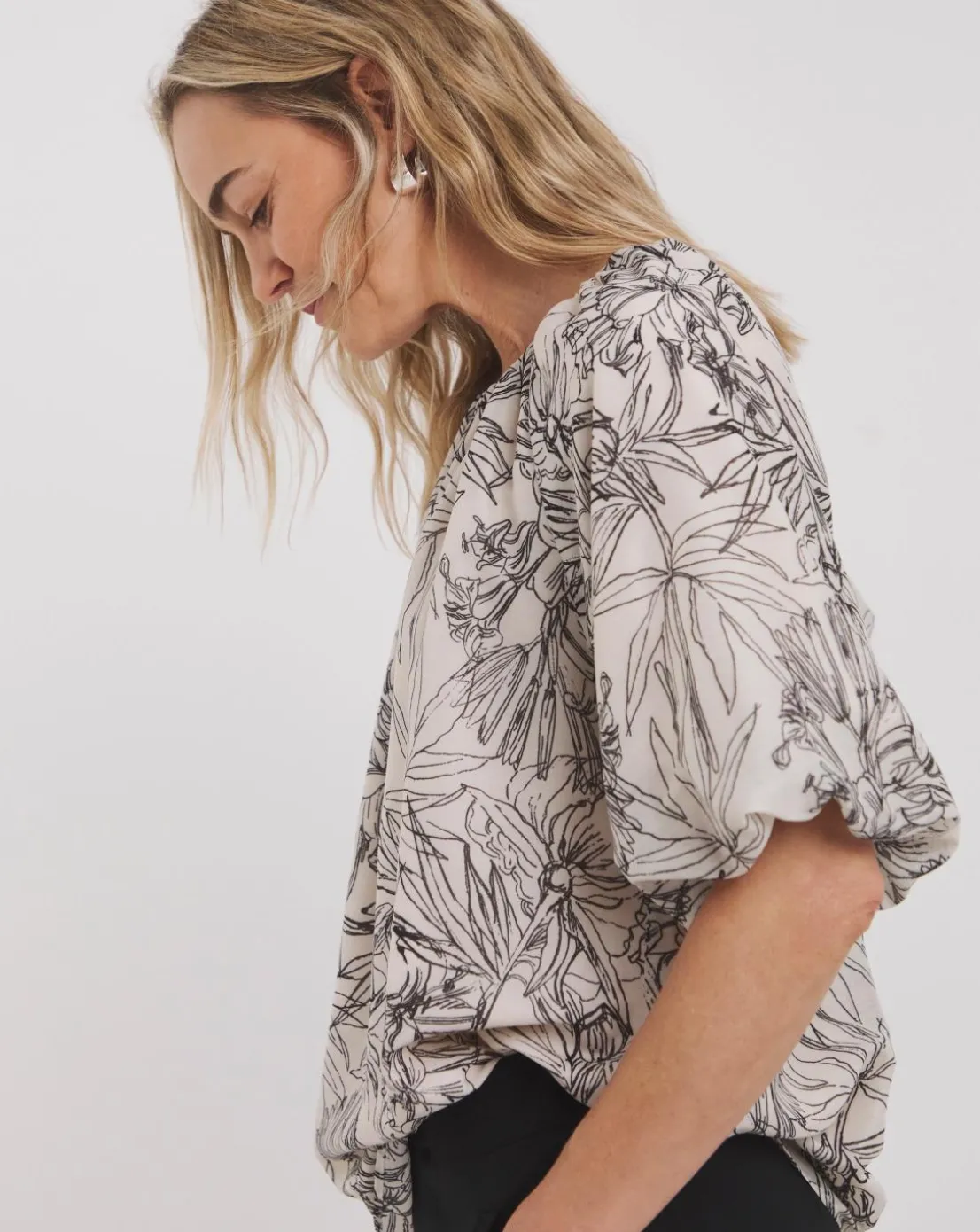 Short Bubble Sleeve Top