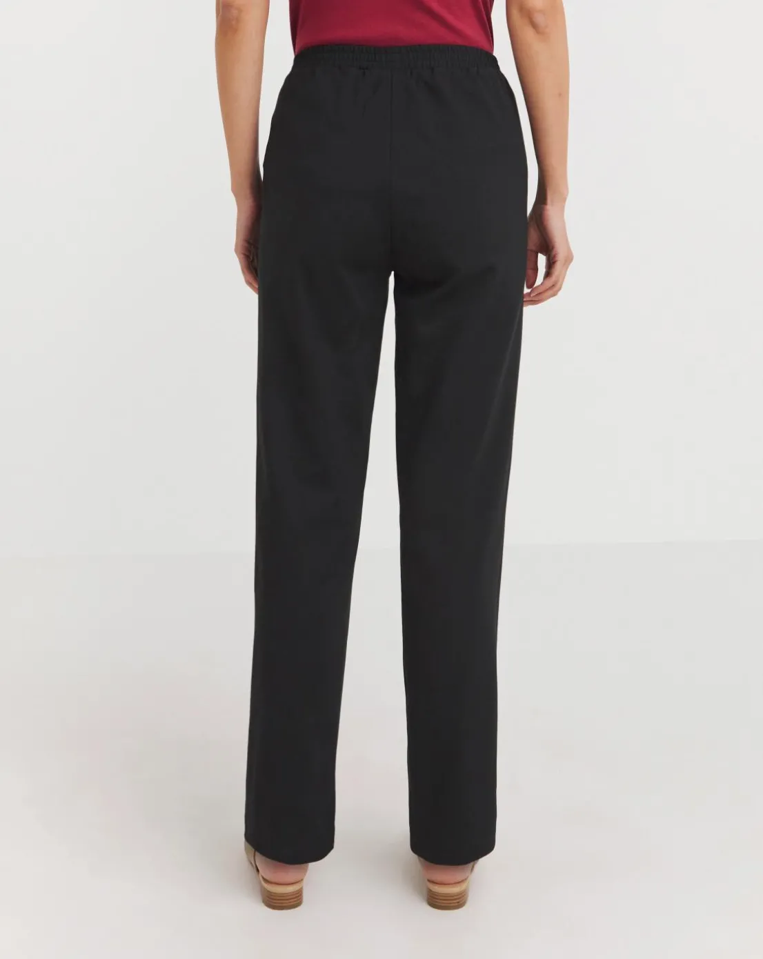 Slimma Black Comfort Fit Straight Leg Trouser Short