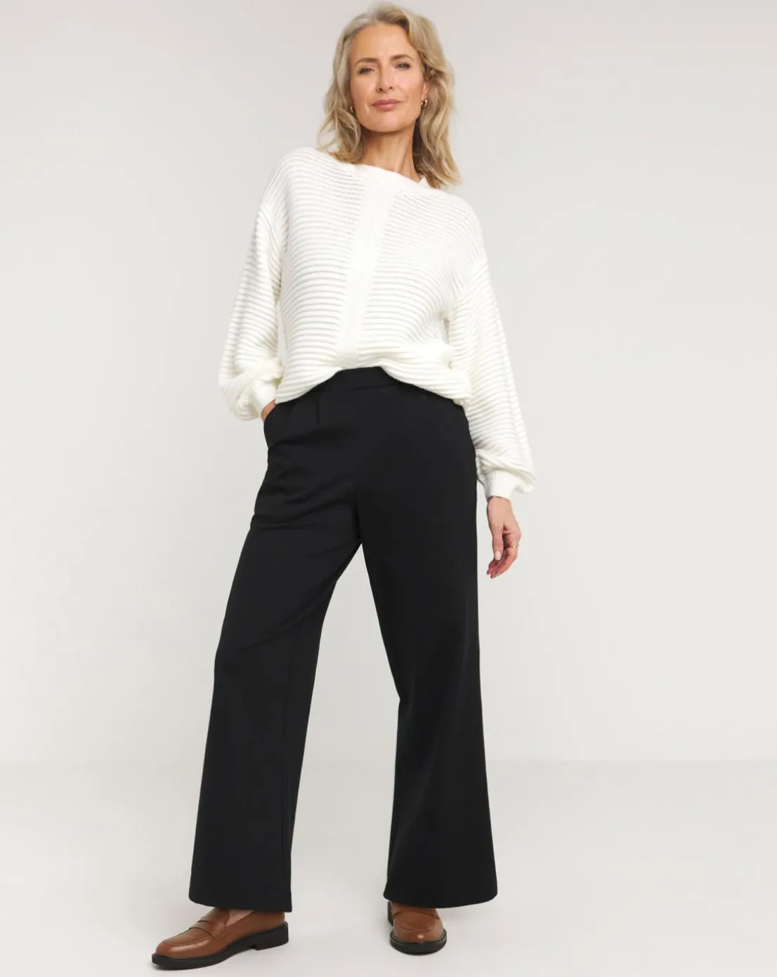 Slimma Black Comfort Fit Wide Leg Trouser Short