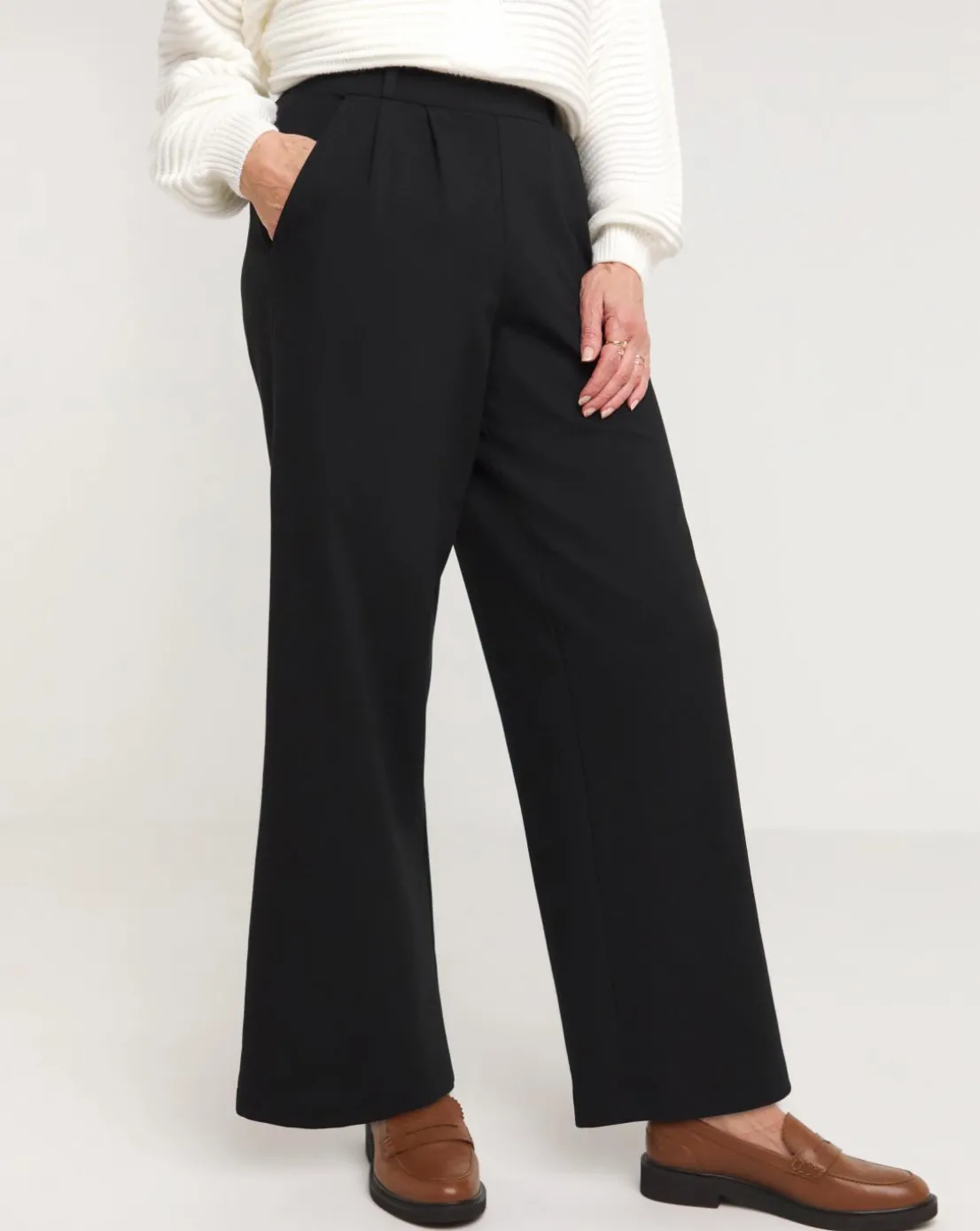 Slimma Black Comfort Fit Wide Leg Trouser Short