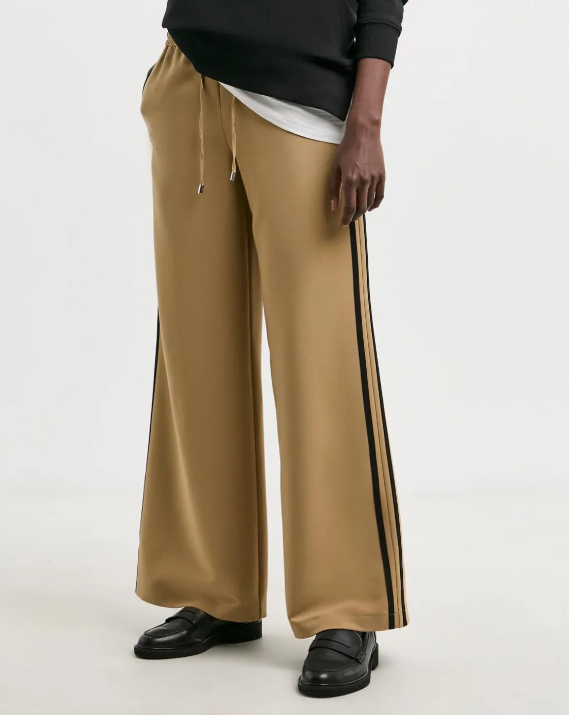 Tailored Side Stripe Wide Leg Trousers