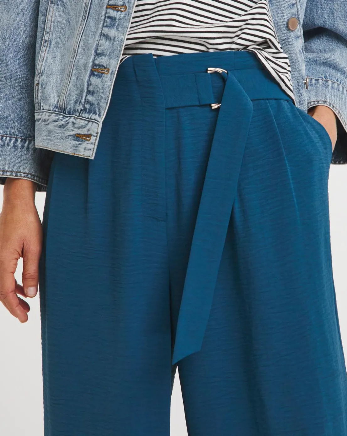 Textured Wide Leg Belted Trouser