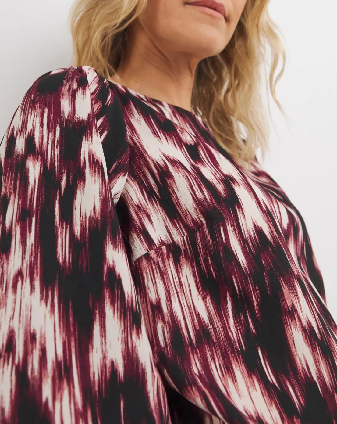 Womens Crew Neck Blouson Sleeve Blouse - Abstract