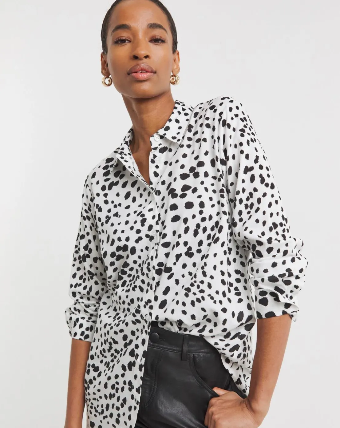 Womens Dipped Back Shirt - Mono Spot