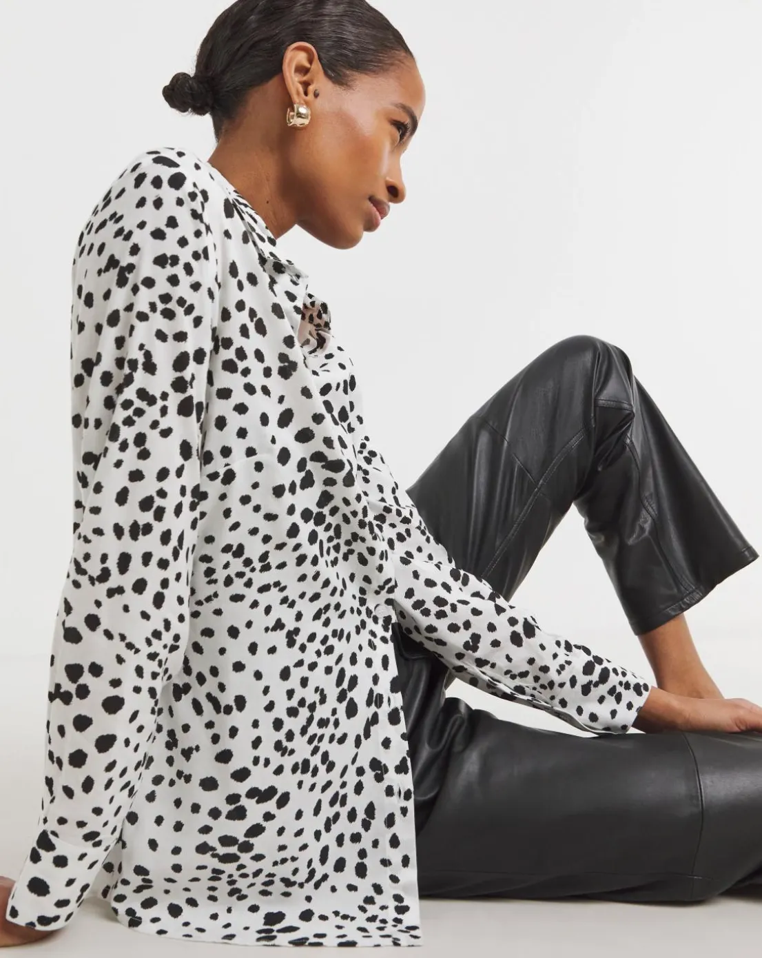 Womens Dipped Back Shirt - Mono Spot