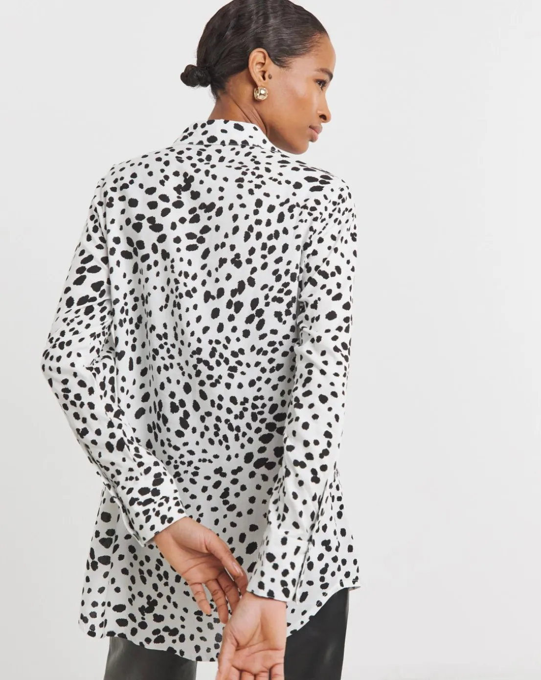 Womens Dipped Back Shirt - Mono Spot