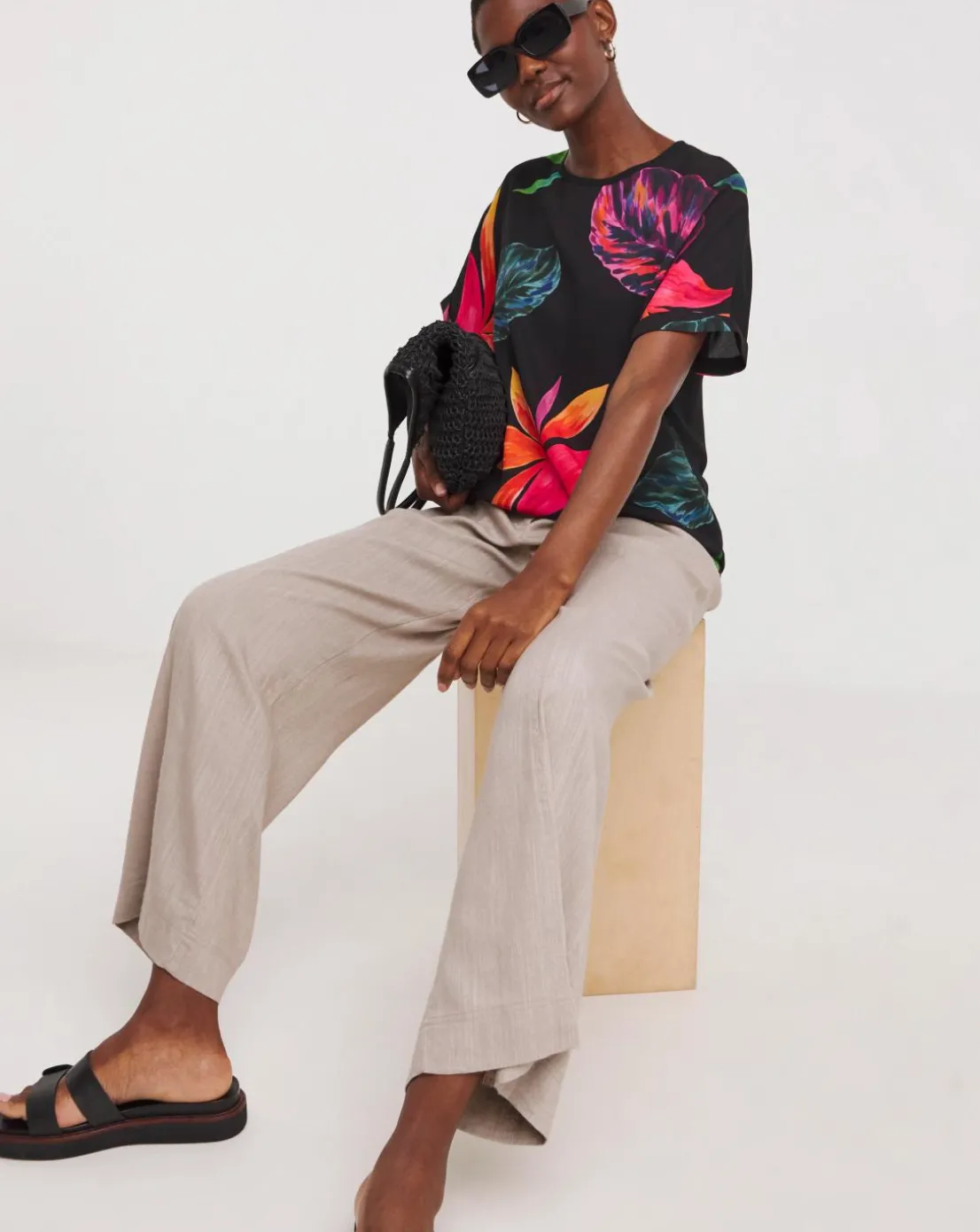 Woven Crepe Short Sleeve Boxy Top - Black Floral