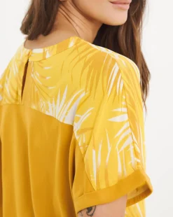 Woven Front Curved Hem Longline Top