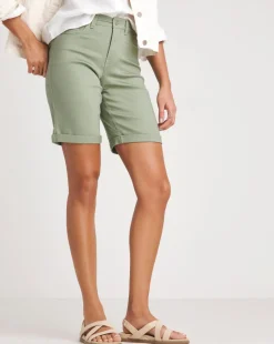 24/7 Sage Knee Shorts