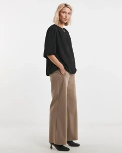 Short Bubble Sleeve Top