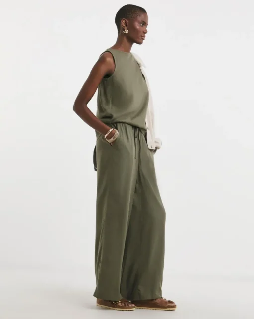 Slash Neck Linen Mix Shell Top