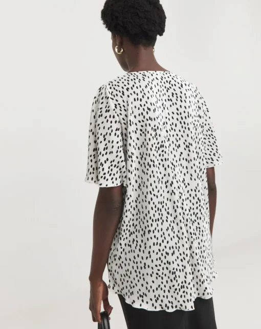 Spot V Neck Plisse Longline Top