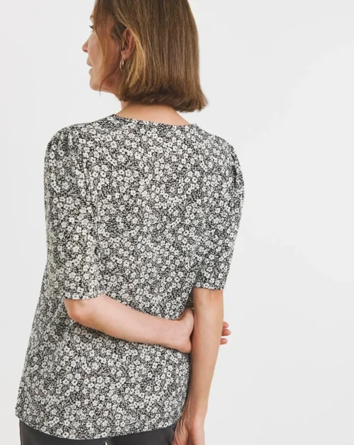 V Neck Puff Detail Short Sleeve Top